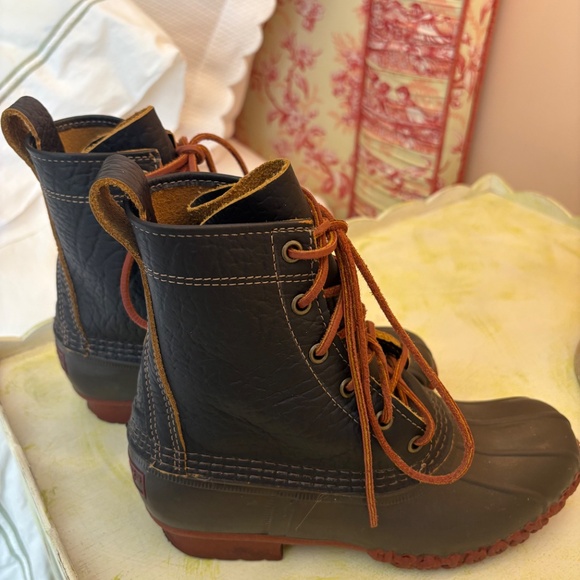 LL BEAN  WOMENS' DUCK BOOTS - Picture 5 of 6